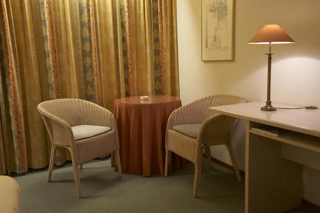 Hotel Heer Hugo Heerhugowaard Room photo